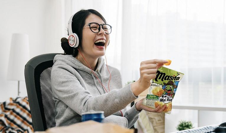 Đơn ăn vặt tăng mạnh sau 20h: Gen Z và Millennials tạo nên “giờ vàng ăn nhẹ” mới